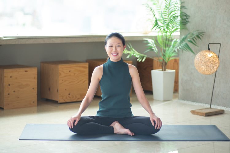 ぐっすり眠りたい！寝る前5分の腹式呼吸＆ストレッチ