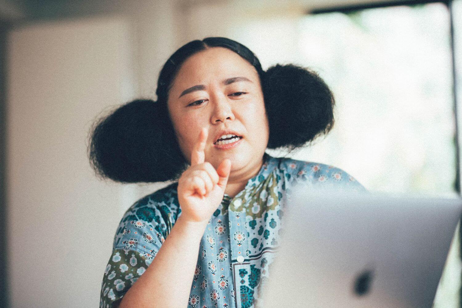 ニッチェ江上も秋バテ予備軍？寝不足＆肩こりの改善策とは