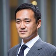 馬奈木 俊介さん