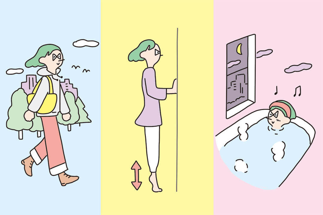 歩いている女性・かかとの運動をする女性・入浴している女性